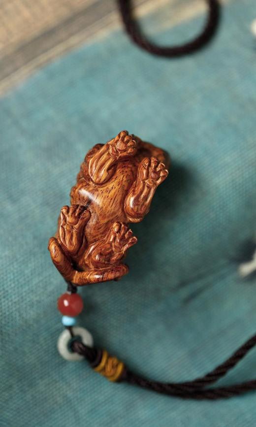 龙头貔貅°海黄手把件 商品图7