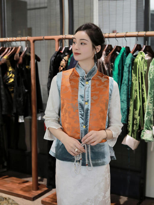 微瑕秒杀| 盛唐牡丹 |闲云野鹤宋锦配丝绒马甲[特价品](特殊商品不退不换) 商品图3