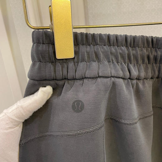 lu家王牌神裤！原价1080元！softstreme最火最难买的款了，新增米白色❗️原版面料质感绝了！超级无敌显瘦显腿长，穿上就爱了，修饰腿型第一名🥇 商品图10