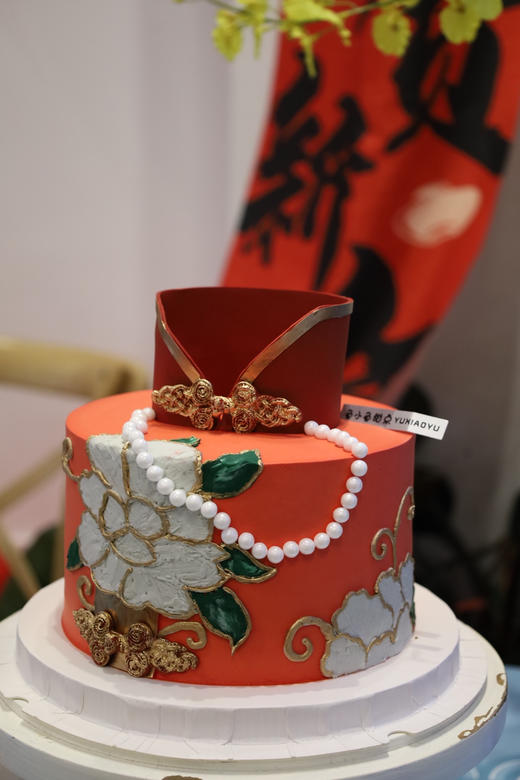 红色旗袍珍珠蛋糕 商品图2