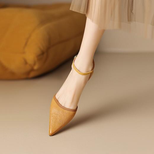 【预售5天】法式复古尖头猫跟细中跟一字扣带包头后空凉鞋QCNX&1242 商品图2