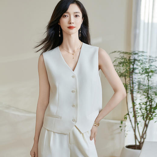 剩M/L/XL 米思阳【醋纤马夹】2026春季时尚减龄职场高级感通勤小马夹0516 商品图0