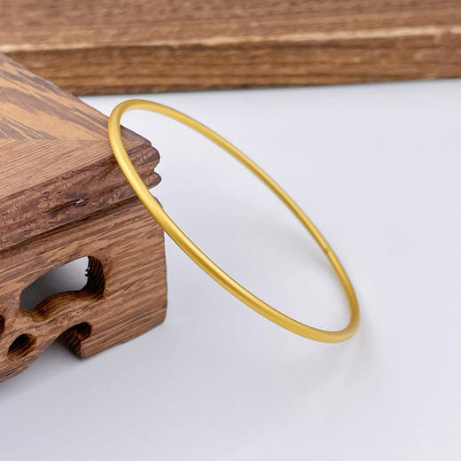 【限时克减150元】足金999.9 【磨砂实心】古法传承面宽约1.7-2mm古法素圈古法光圈固口古法手镯(GFSZW00013-09)（预售产品下单后不退款不退货不换货不补差价） 商品图1