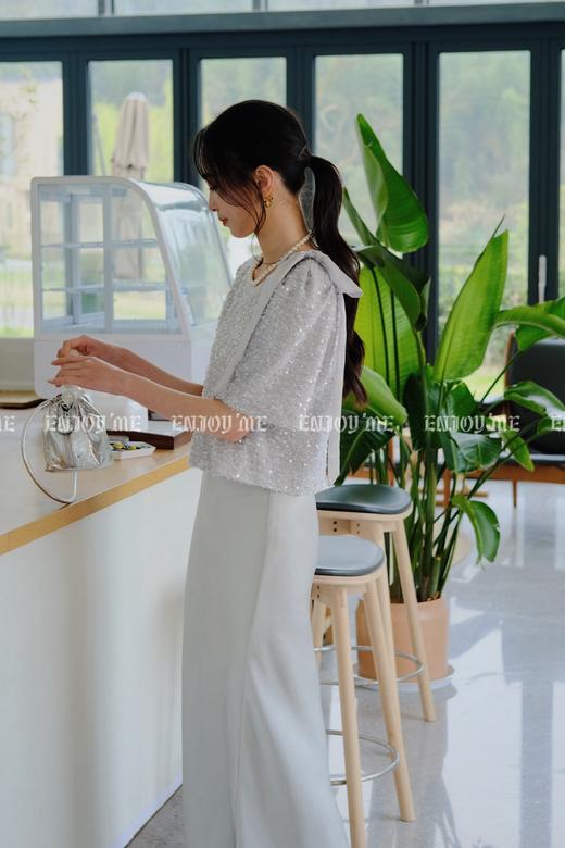 【门店同款】ENJOY春季摩登浪漫-亮片蝴蝶结短袖上衣 156995403 商品图7