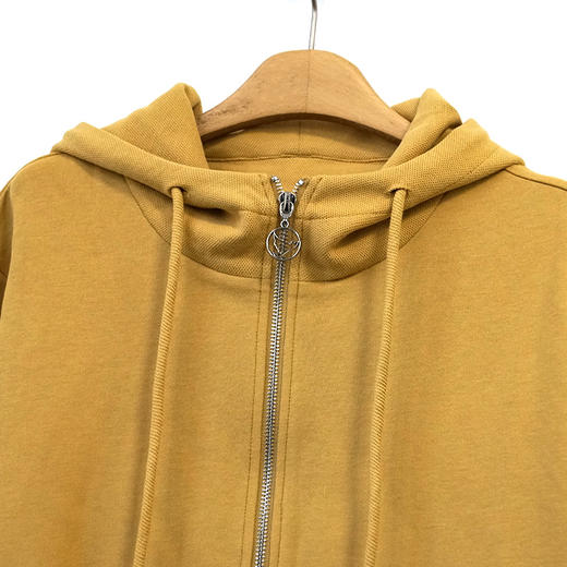 VIVIAN LIU薇薇安刘R2417306春女装新款连帽贴兜门襟拉锁针织上衣 商品图2