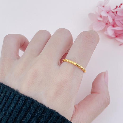 【限时克减150元】足金999 5G黄金空心固口戒指双边卷草纹圈戒(AG5GJZ00195)（预售产品下单后不退款不退货不换货不补差（预售产品下单后不退款不退货不换货不补差 商品图2