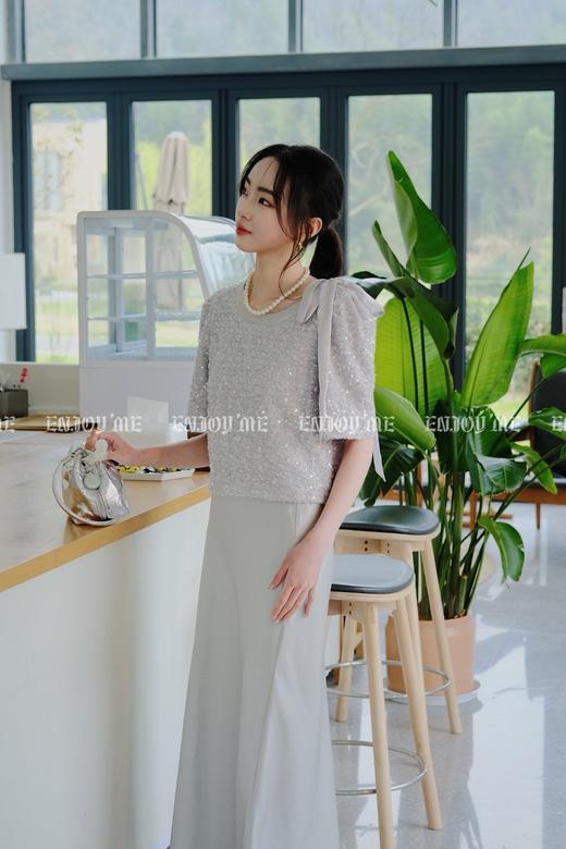【门店同款】ENJOY春季摩登浪漫-亮片蝴蝶结短袖上衣 156995403 商品图4