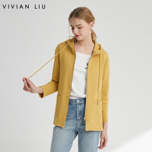 VIVIAN LIU薇薇安刘R2417306春女装新款连帽贴兜门襟拉锁针织上衣 商品图0