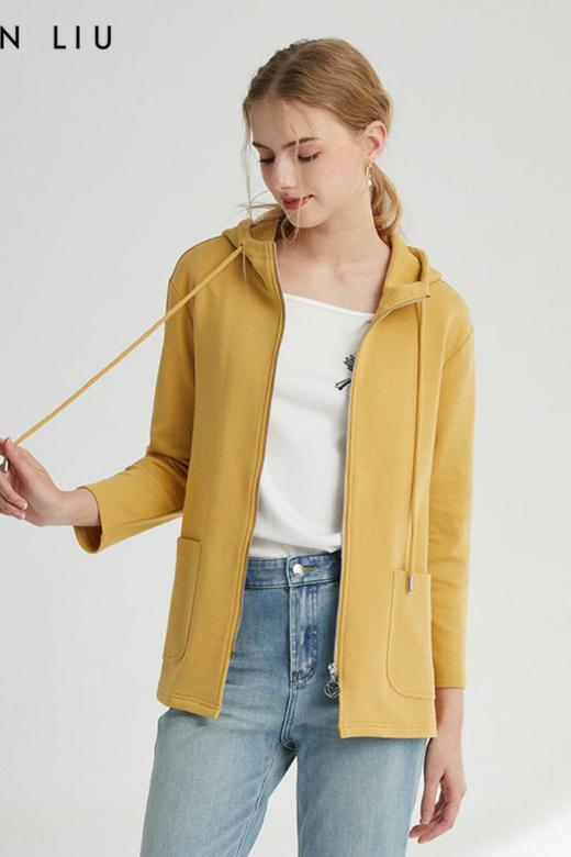 VIVIAN LIU薇薇安刘R2417306春女装新款连帽贴兜门襟拉锁针织上衣 商品图5