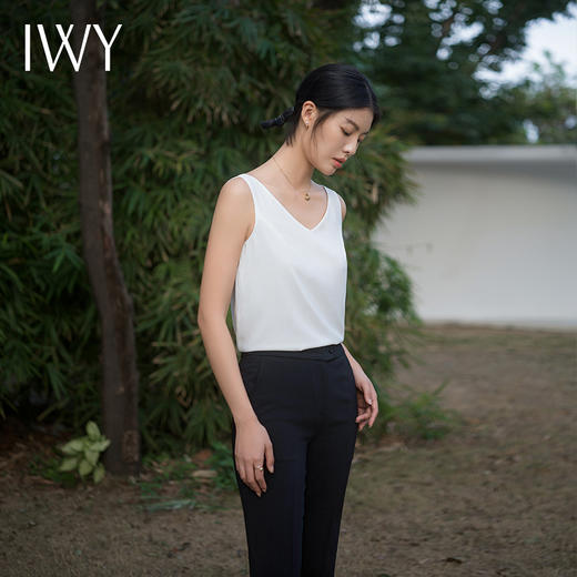IWY/新款白色吊带女搭配西装短款新款时尚百搭内搭上衣可单穿T2201 商品图2