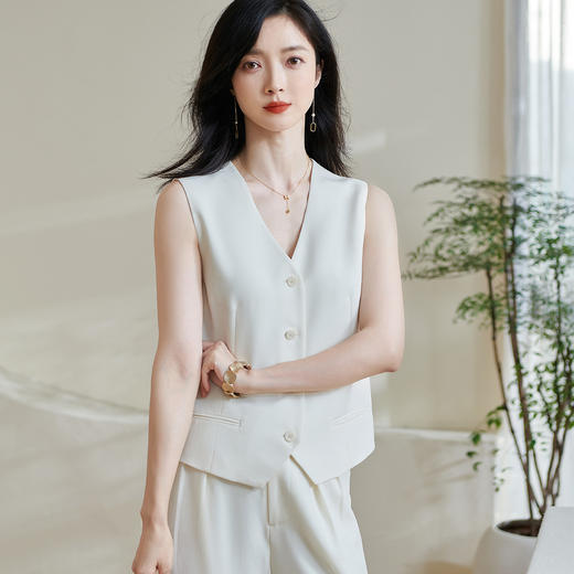 剩M/L/XL 米思阳【醋纤马夹】2026春季时尚减龄职场高级感通勤小马夹0516 商品图1