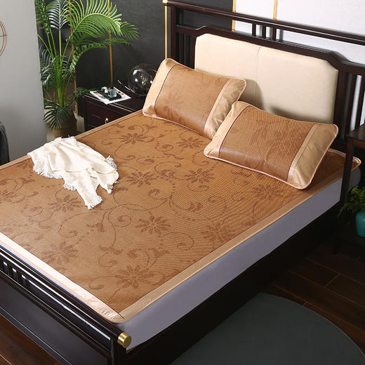 【品牌直发】【夏日清凉来袭】夏季凉席藤席三件套双人床可折叠学生宿舍空调席子冰丝席，席面光滑吸汗透气，易存放可折叠收纳方便。 商品图5