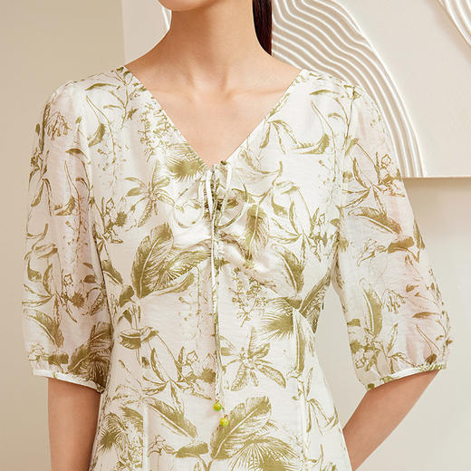 玳莎系带抽褶V领连衣裙2024年夏季新款显瘦印花五分袖中长款裙子  EB35201 商品图2