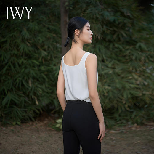 IWY/新款白色吊带女搭配西装短款新款时尚百搭内搭上衣可单穿T2201 商品图3