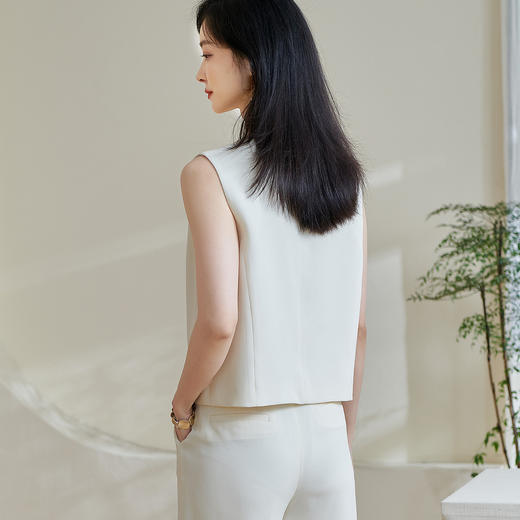 剩M/L/XL 米思阳【醋纤马夹】2026春季时尚减龄职场高级感通勤小马夹0516 商品图6