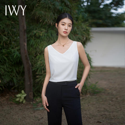 IWY/新款白色吊带女搭配西装短款新款时尚百搭内搭上衣可单穿T2201 商品图1