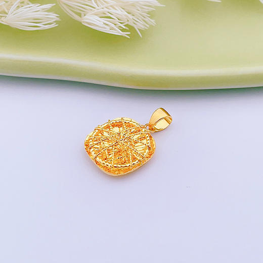 【限时7.5折】【定价黄金】足金999 #小方糖 #小红书 (足金999字印)5G黄金绕线小方糖吊坠(5GDZ00466)（预售产品下单后不退款不退货不换货不补差价） 商品图2