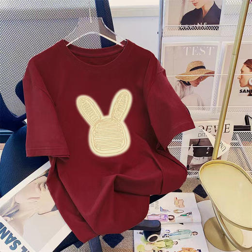 【热卖中！69.9/两件任选】2024新款纯棉彩色成人女t恤宽松正肩短袖印花打底衫半袖学生女装T恤，印花图案设计，宽松舒适的版型，更符合现代女性的时尚品位。 商品图13