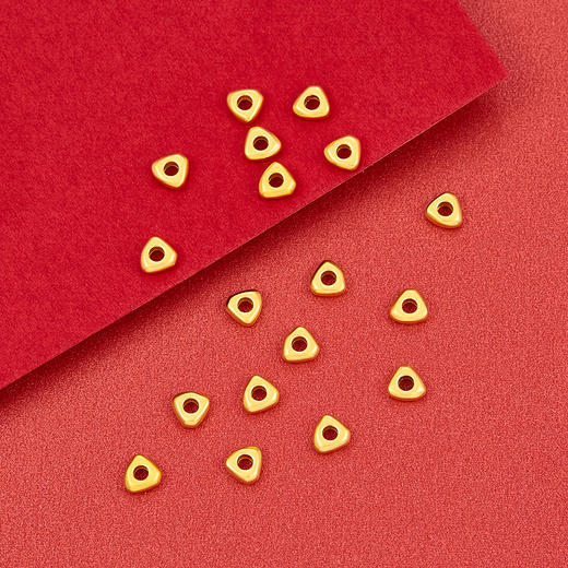 【限时7.5折】【定价黄金】足金 【无字印】3D硬金空心散珠三角隔珠碎碎金隔片DIY手串(V3DSC00019)（预售产品下单后不退款不退货不换货不补差价） 商品图1