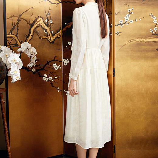 玳莎新中式立领连衣裙女2024夏季新款收腰显瘦优雅提花中长款裙子  EB35301 商品图3