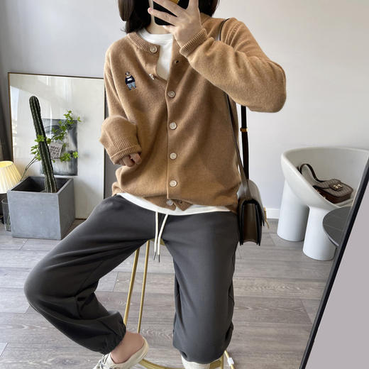 出口韩国【小熊针织开衫】单排扣圆领长袖毛衣外套  软糯上衣亲肤舒适 遮肉显瘦 商品图4