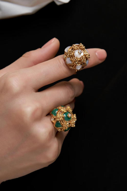 Centauri Lucy 艾克贝母雕花戒指 商品图3