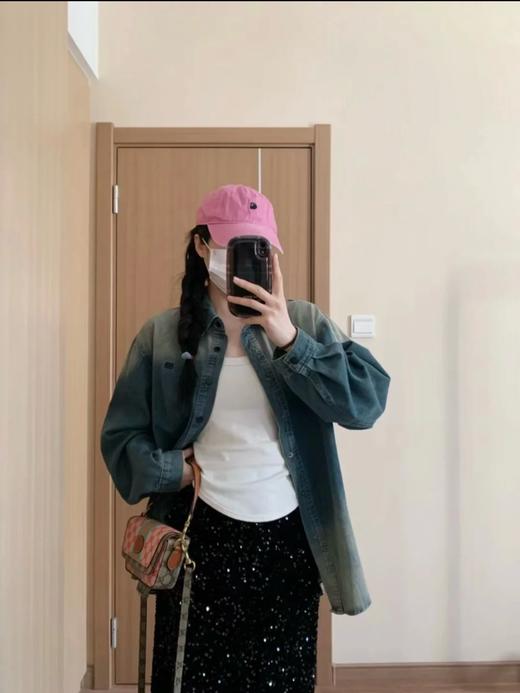 点此购买 巴黎世家春秋季男女款渐变刺绣牛仔衬衫外套 LL 283138 商品图4