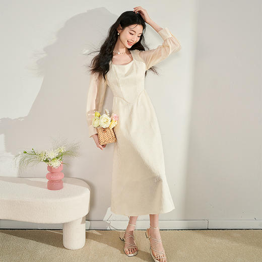 西遇假两件连衣裙女初新品珍珠V领显瘦A字裙子V0430176 商品图1