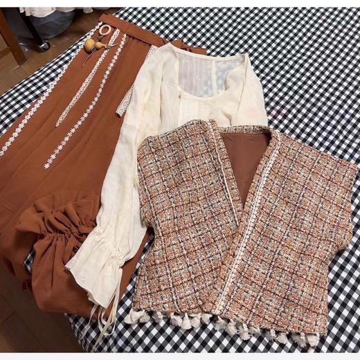 裁缝学苑AQ251复古小香风改良汉元素国风马甲 衬衫+花苞裤套装纸样打板 商品图3