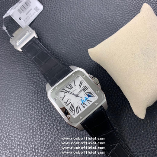 『定制版2892机芯』卡地亚Santos de Cartier腕表可以说是世界上第一枚真正意义上的腕表，迄今已有百年历史，1904年卡地亚推出了一枚可以佩戴在腕间的手表，并以挚友山度士的名字命名❗️ 商品图6