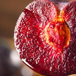 澳洲胭脂女王李 爆汁爆甜，香味浓郁，花青素含量是蓝莓的3倍