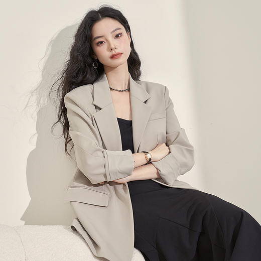 小香风杏色西服外套女早春新款高级感垫肩宽松西装V1938428 商品图2