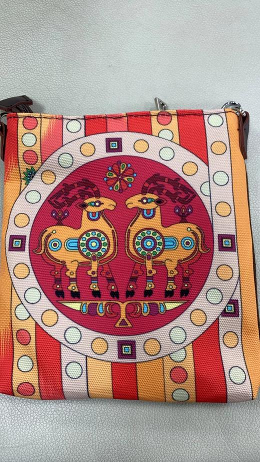 JS金亿裳手机包 商品图2