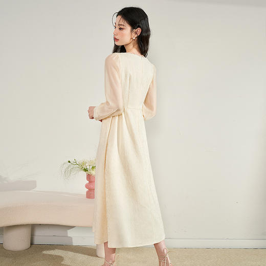 西遇假两件连衣裙女初新品珍珠V领显瘦A字裙子V0430176 商品图3