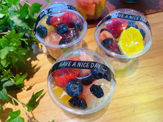 水果杯〔新鲜水果现切5种以上果拼〕限时买一赠一 商品图1