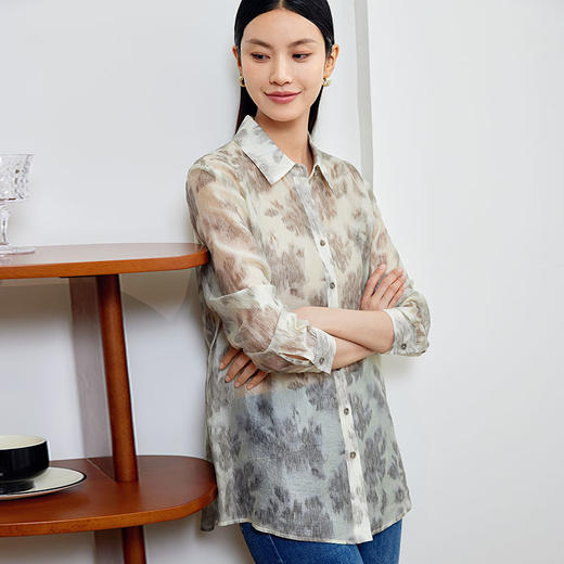 玳莎印花宽松衬衫女2024年春季新款复古优雅长袖方领微透上衣外搭  EA31309 商品图1