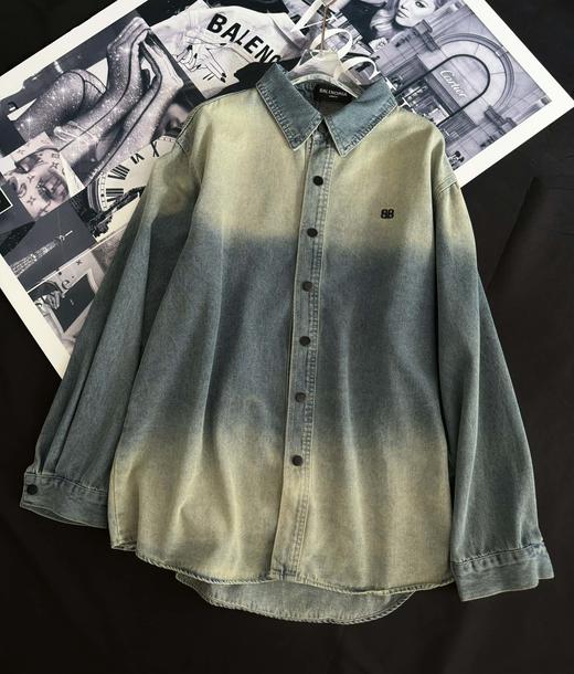 点此购买 巴黎世家春秋季男女款渐变刺绣牛仔衬衫外套 LL 283138 商品图5