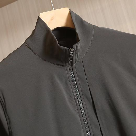 春季轻量薄款软壳外套 通勤商务休闲男士外套，进口高品质防风面料，面料自带弹力，方便日常通勤 商品图2