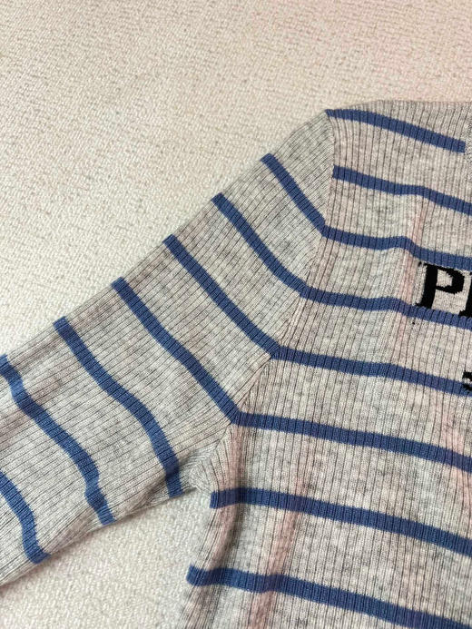 Prada灰蓝撞色羊毛针织衫 商品图10