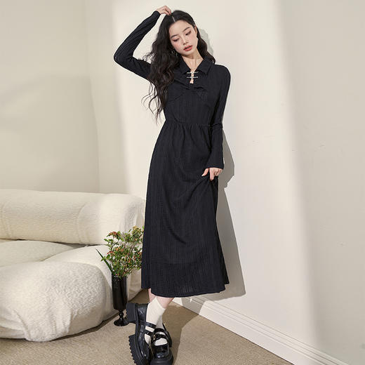 西遇新中式气质A字连衣裙新款翻领盘扣高级感小黑裙长裙V1838206 商品图1