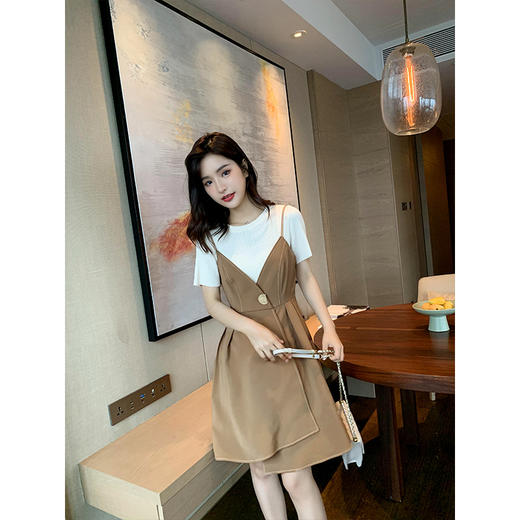 欧芮儿夏季卡其色连衣裙 商品图0