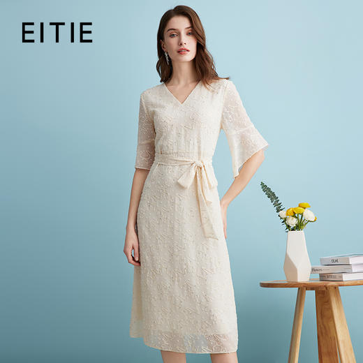 EITIE爱特爱时尚高级感绣花V领显瘦亮片中袖连衣裙夏新款B2407328 商品图0