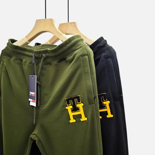 臻品 Tm 汤米23新款男装时尚撞色字母毛巾绣抽绳束脚卫裤，针织卫裤 商品图2