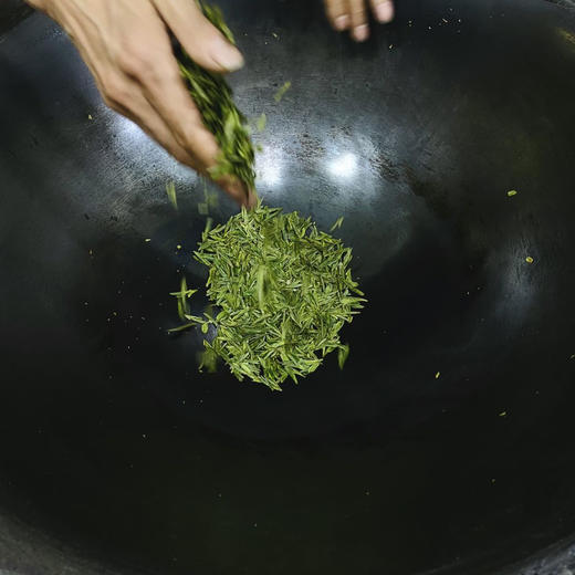 【春天等的这一口】 明前茶 贵如金 西湖龙井明前茶   茶尖上的山水韵味 另有上品口粮茶（杭州龙井） 满足日常需求  香郁 形美 味醇 商品图2