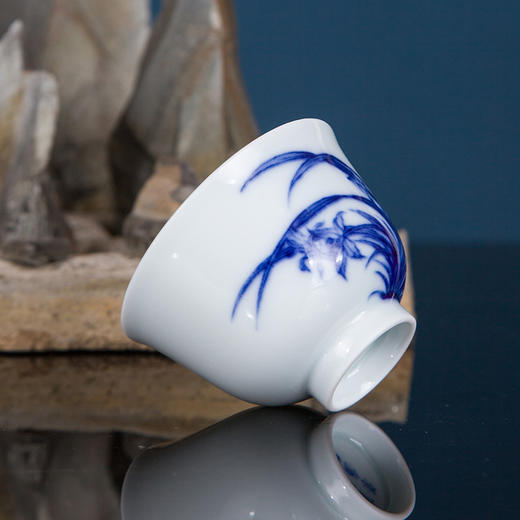 青花蝶若幽兰杯 商品图3