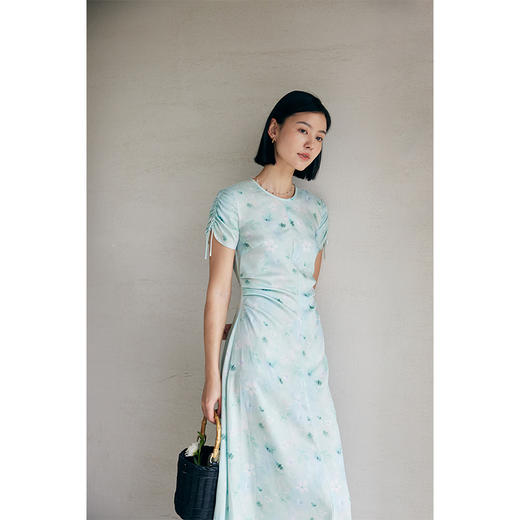HeyDress绿色晕染印花连衣裙女夏季收腰抽褶设计感新中式气质裙子 商品图0