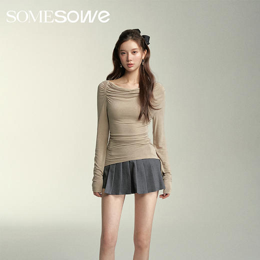 预售 | SOMESOWE 荡领多穿堆褶上衣-S2407046[福利品] 商品图3