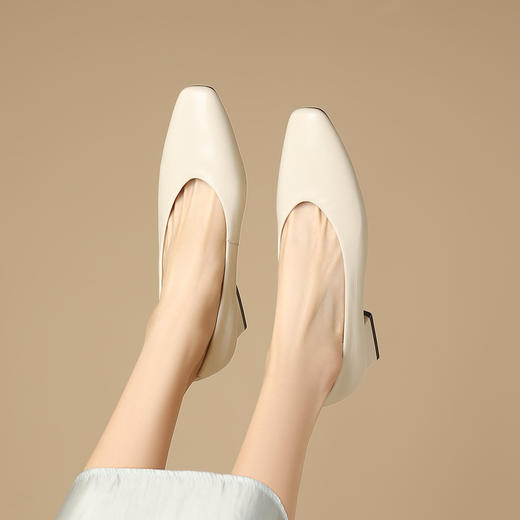 品质好货 | Safiya/索菲娅2024春新款通勤百搭羊皮粗跟单鞋 SF41111706 商品图2