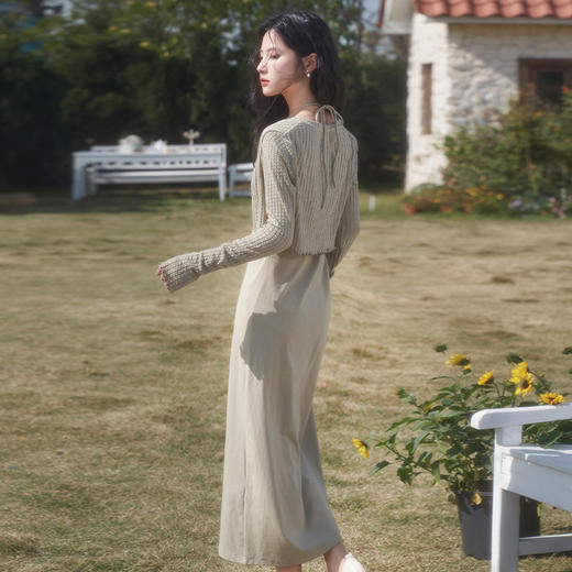 温柔慵懒两件套新款镂空缎面吊带连衣裙搭长袖针织衫V0440243 商品图4
