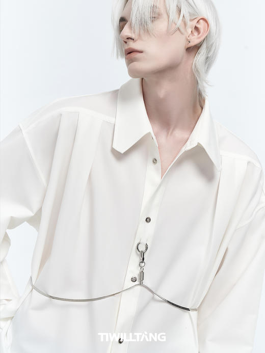 TIWILLTANG启世录“濠慵”龙骨链慵懒风垂感纯色宽松长袖衬衫黑白 商品图2